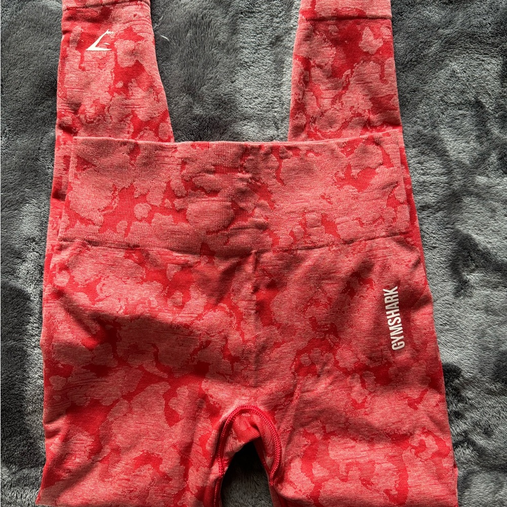 Gymshark adapt camo scrunch butt